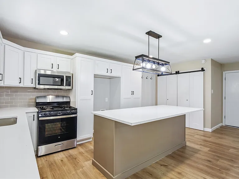 1006 N Grant Dr — Photo 20