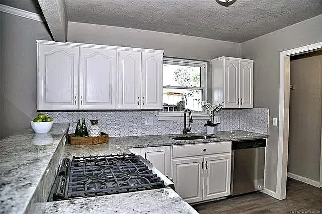 3 bed, 1227 sqft, $1,550 — Photo 3