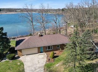 27944 Lakeview Hills Rd, Sturgis, MI 49091