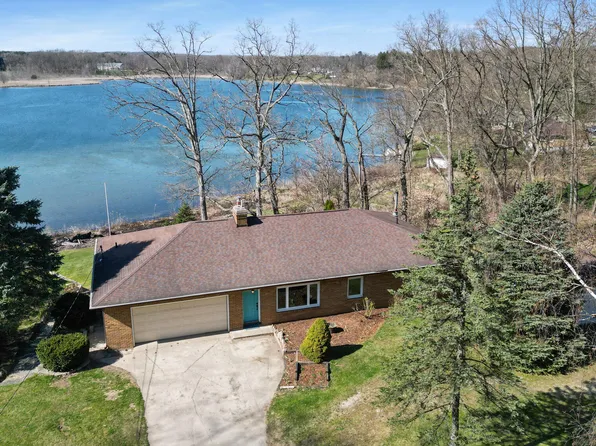 27944 Lakeview Hills Rd, Sturgis, MI 49091
