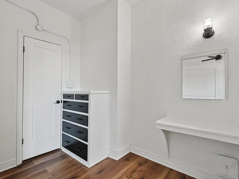 5870 Franklin ave — Photo 19