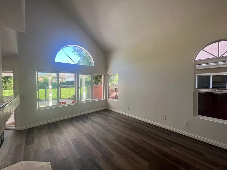1270 Farmington Pl — Photo 12