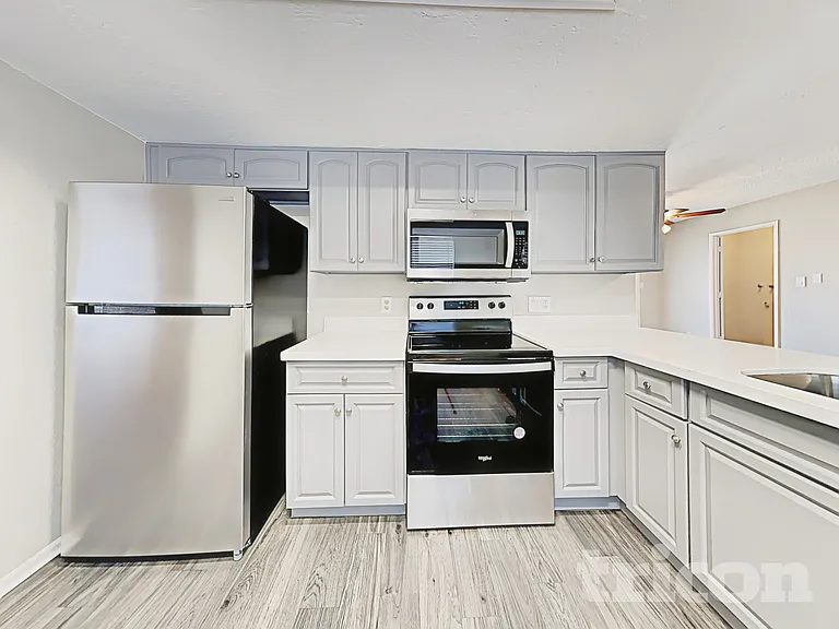 7805 W Cora Ln — Photo 5