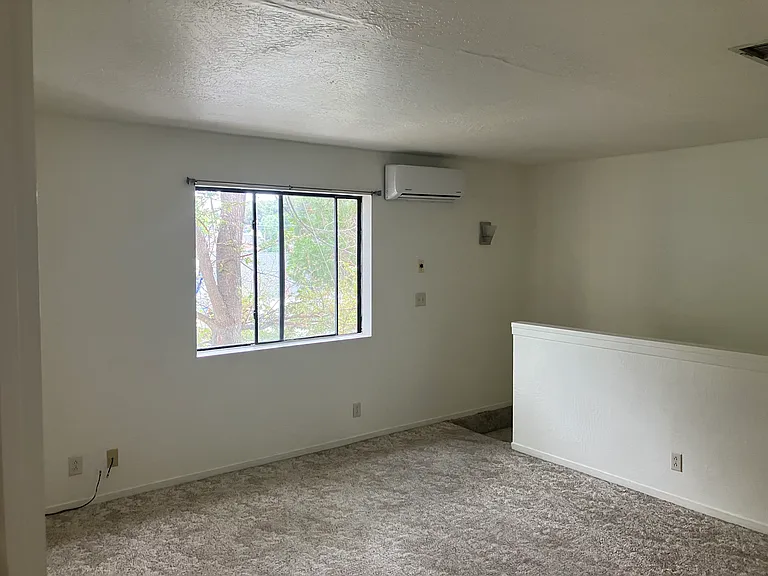 434 S Shepherd St — Photo 4