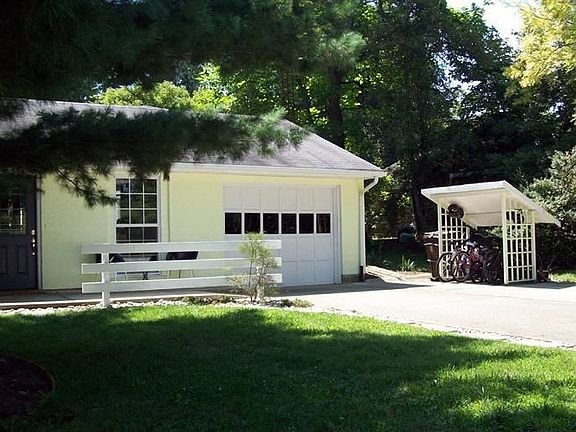 2nd image of 253 Northwood Dr
