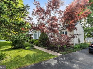 608 E Valley Green Rd, Flourtown, PA 19031