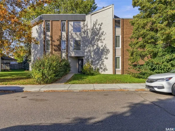 302 Tait Crescent #303, Saskatoon, SK S7H 5L2