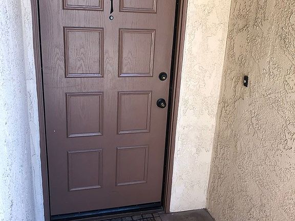 3rd image of 900 Cedar St Unit 201