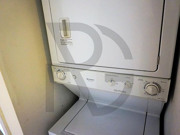 3rd image of 2450 N Southport Ave #2450104