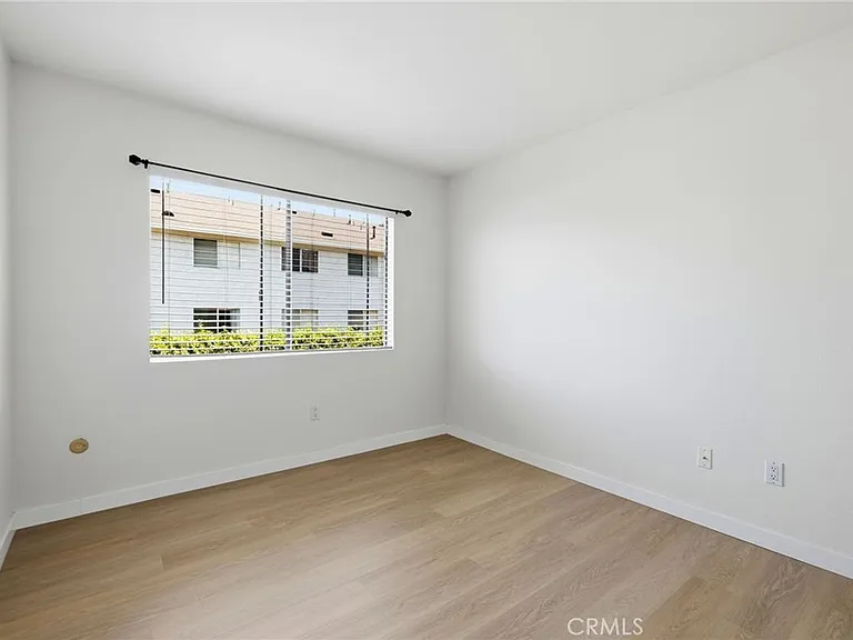 7304 Corbin Ave #J — Photo 16