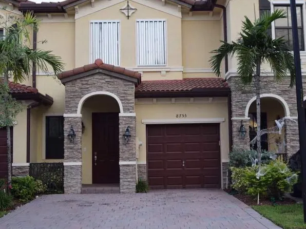 8755 NW 98th Ct, Doral, FL 33178