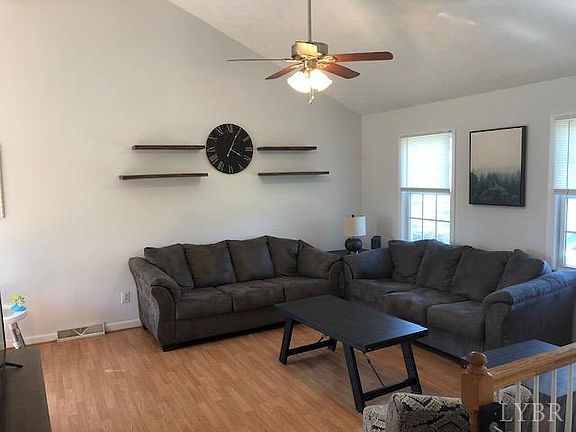 3rd image of 144 Dale Dr