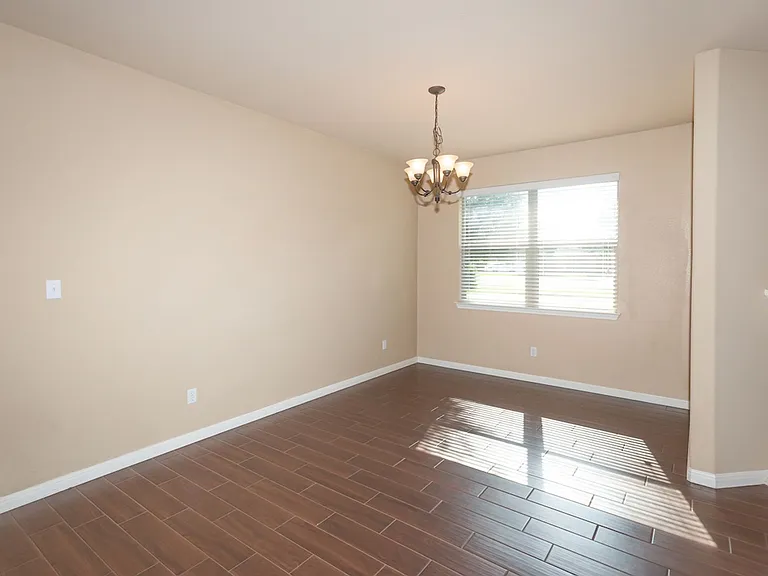 1078 Sussex Way — Photo 6