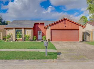 2711 N Belgravia Dr, Pearland, TX 77584