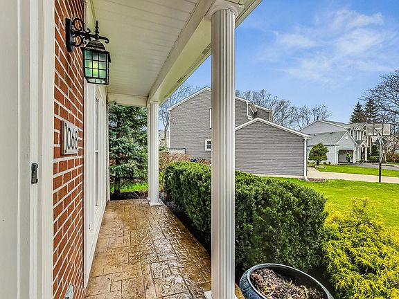 4th image of 1068 Conachie Ct