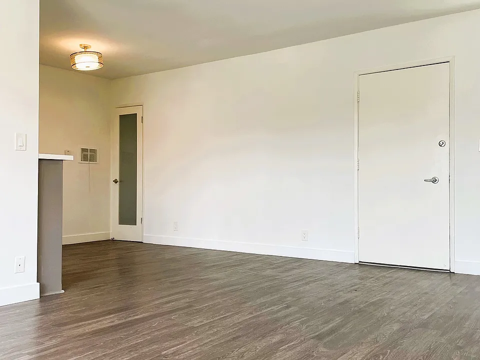 414 S Saint Andrews Pl #7