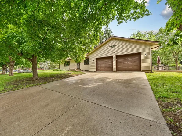 1024 4th Ave SE, Waseca, MN 56093