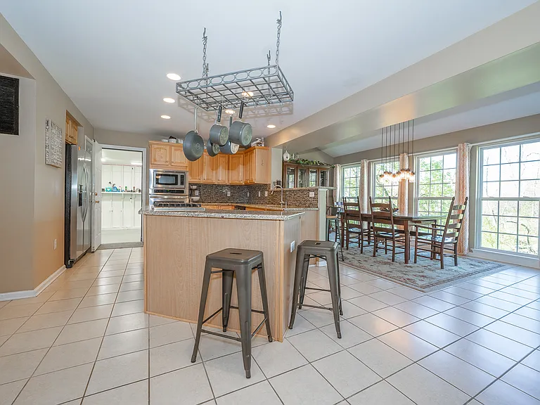 903 Maplewood Dr — Photo 75