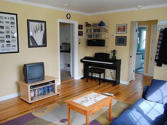 another view of living Rm