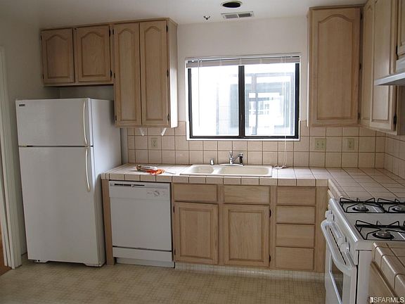 5th image of 4233 Judah St #3