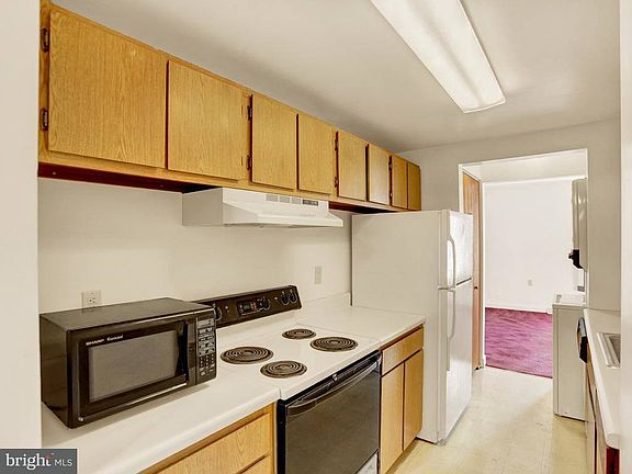 3rd image of 39 Bigelow Dr