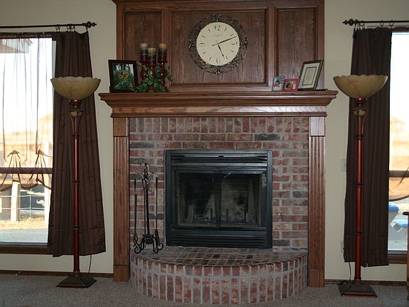 5th image of 8667 Hudson Ln NE