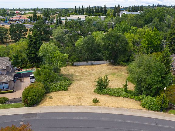 2nd image of 104 Black Powder Cir