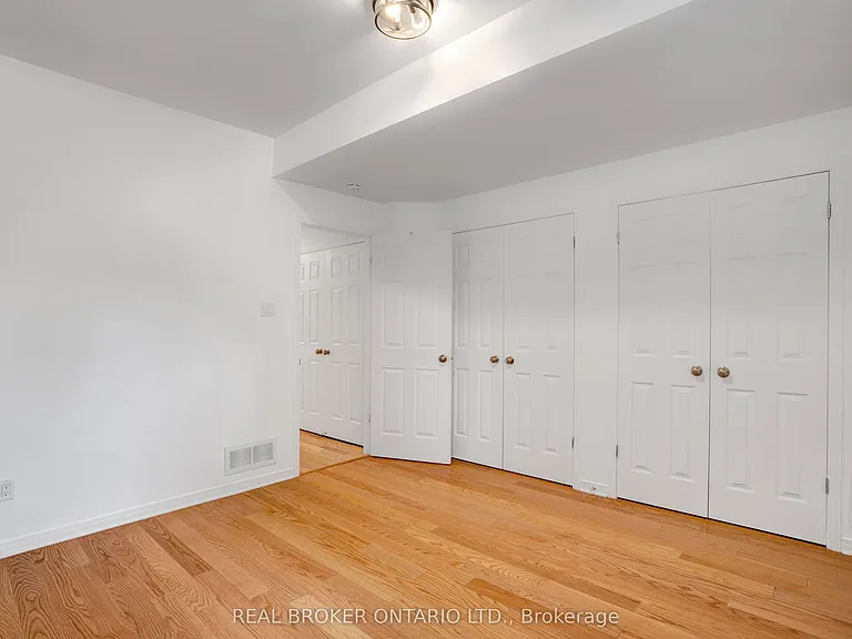 292 London Ter — Photo 23