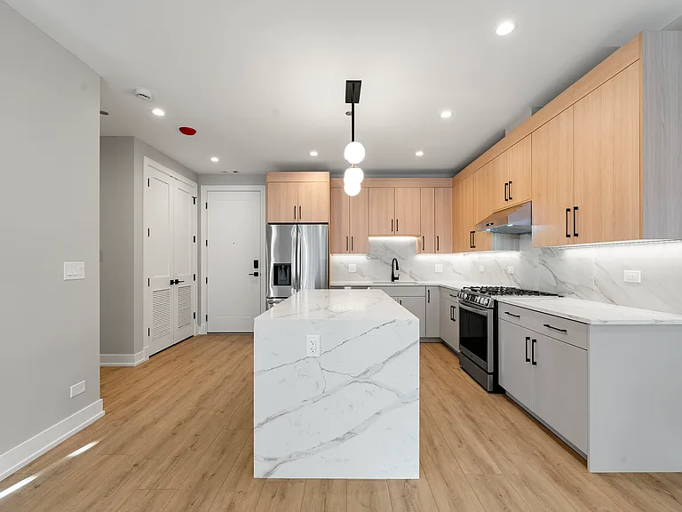 2354 W Polk St #302 — Photo 5