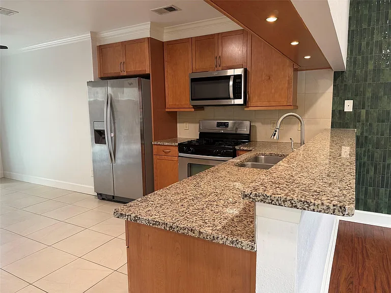18142 Glenledi Dr — Photo 23