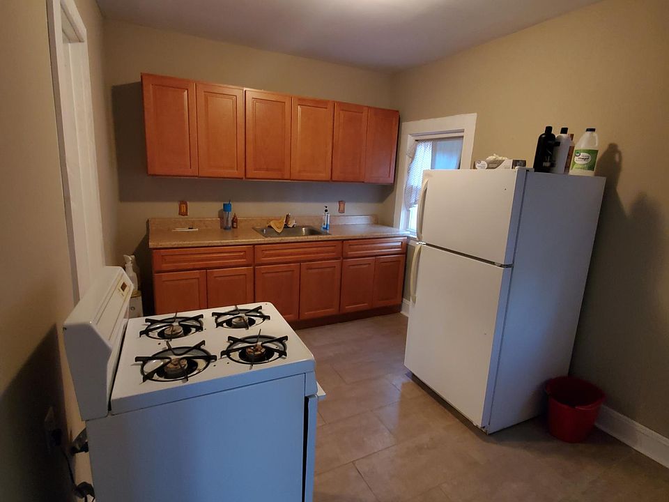 1st image of 134 W End Ave Floor 3
