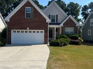 108 Cottswold Ln, Spring Lake, NC 28390
