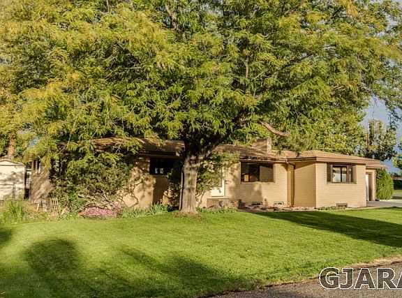 3rd image of 709 Brassie Dr