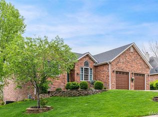 26349 Lakeview Ter, Godfrey, IL 62035