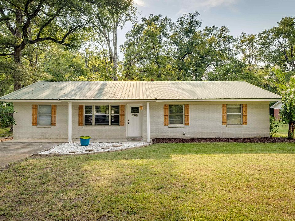 1st image of 2838 Magnolia Dr