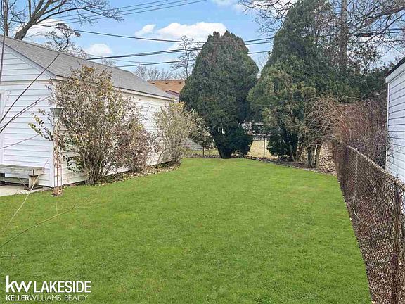 5th image of 3280 Kenwood St