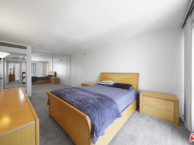 800 W 1st St #1807 — Photo 18