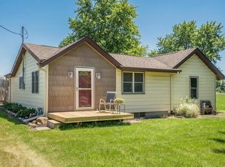 3985 NE 49th St, Des Moines, IA 50317