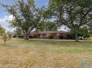 2923 Ayers Rd, Millbury, OH 43447