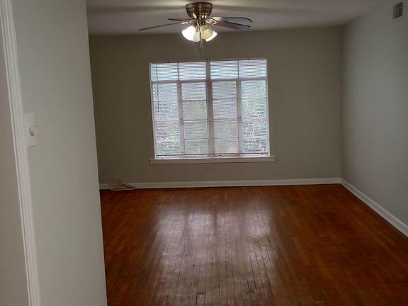 2nd image of 911 W Mistletoe Ave #3