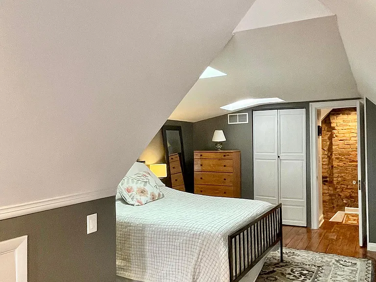 1070 City Park Ave — Photo 17
