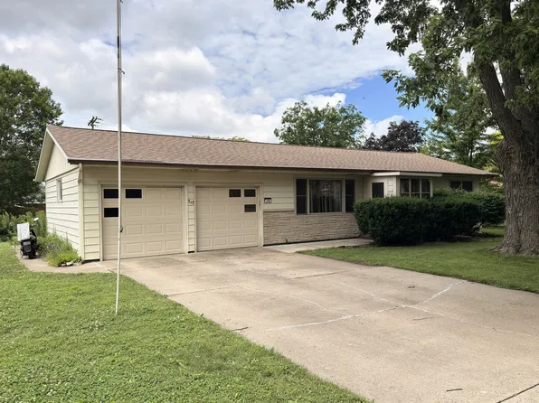 315 Mecherle Dr, Bloomington, IL 61701