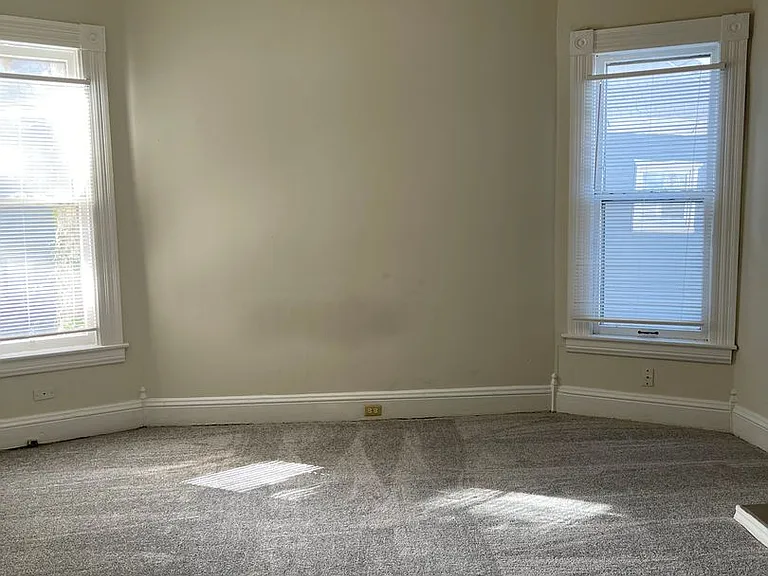 376 Park Ave — Photo 17