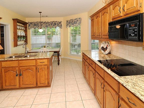 Kitchen looking to breakfast room