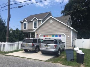 37 E Hudson Ave, Villas, NJ 08251