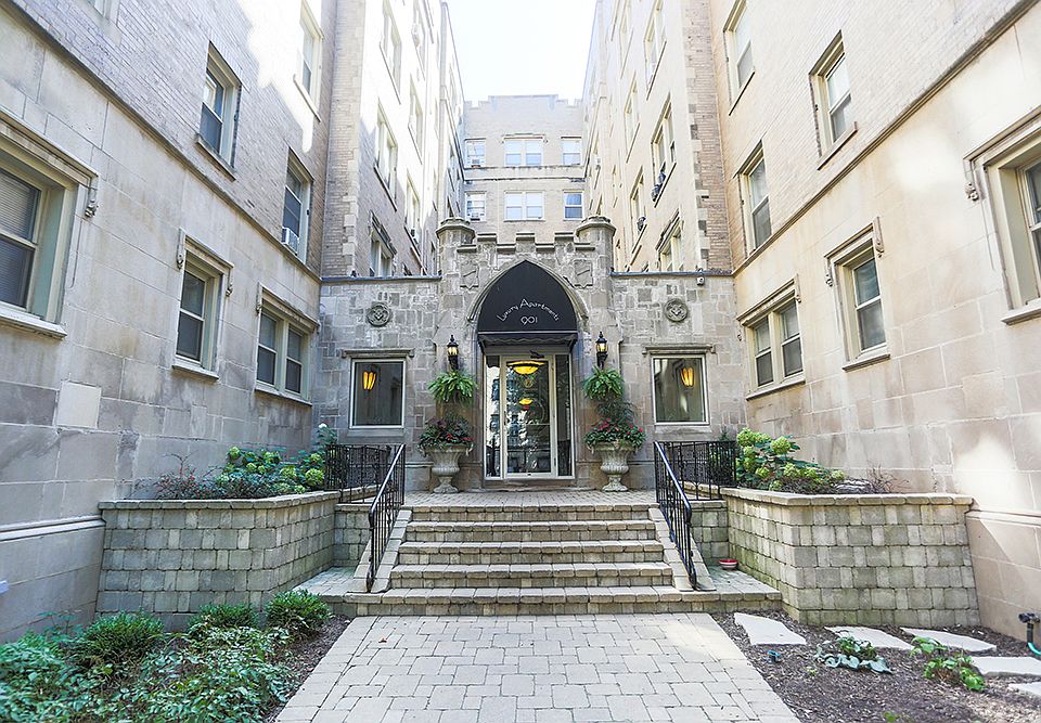 901 Argyle - Exterior