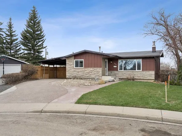 214 SE Springwood Pl SW, Calgary, AB T2W 0L3