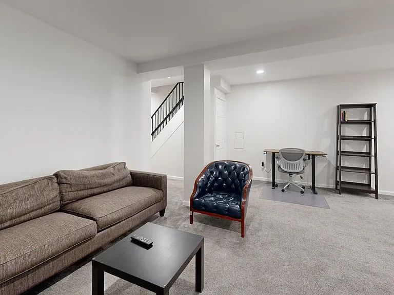 520 Jefferson St NW — Photo 52