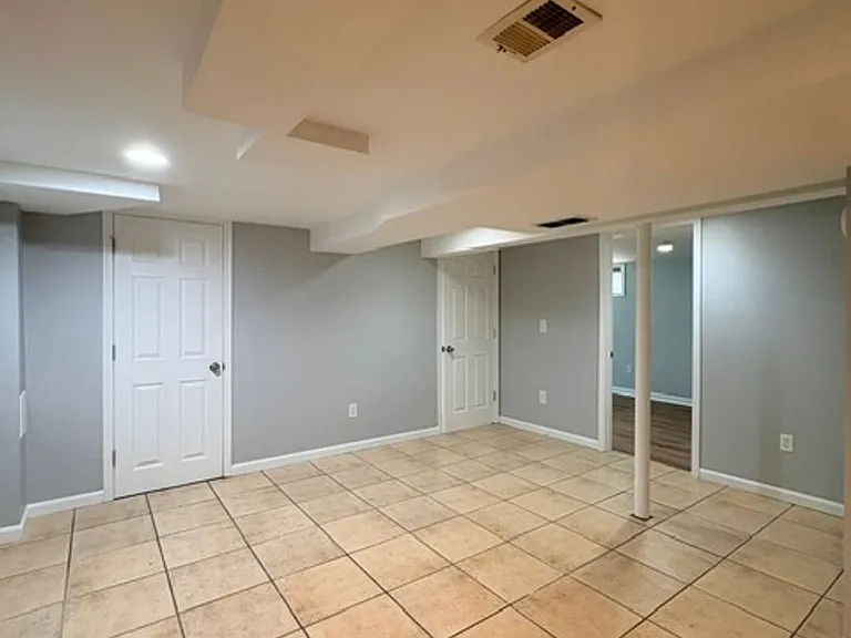 900 Neal Dr — Photo 18