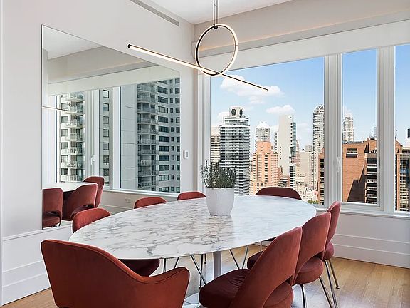 4th image of 252 E 57th St #37B